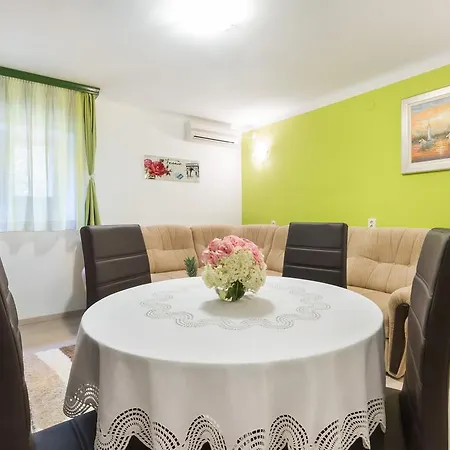 Gostinjska kuća Jasmin 4*