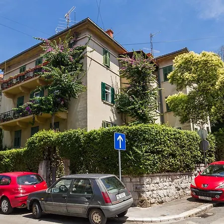 Jasmin Guest house 4*