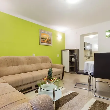 ジャスミン ゲストハウス 4*